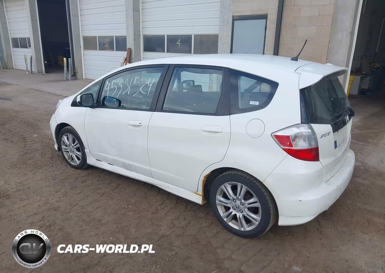 2010 Honda Fit Sport VIN:JHMGE8H47AC008844 - 3