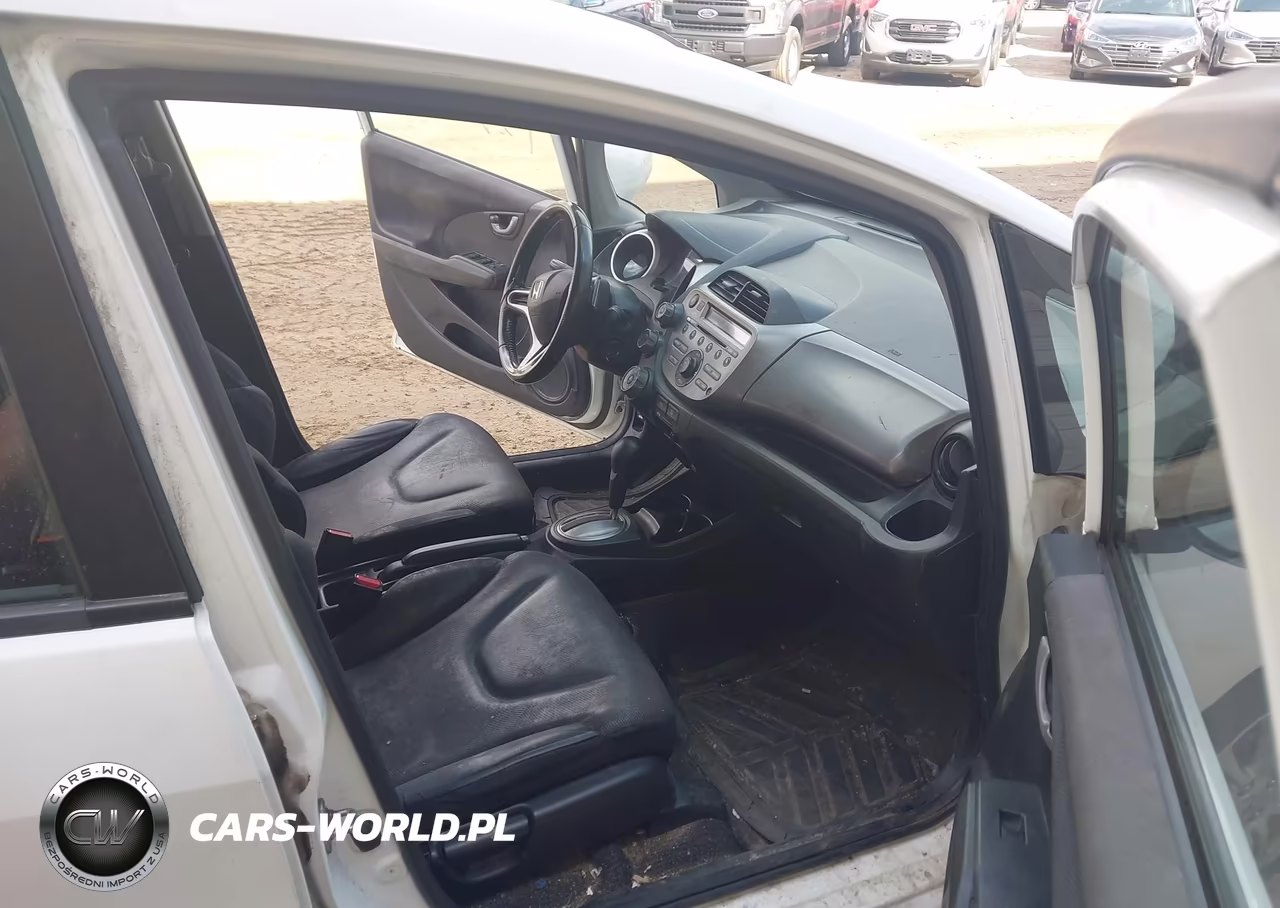 2010 Honda Fit Sport VIN:JHMGE8H47AC008844 - 5