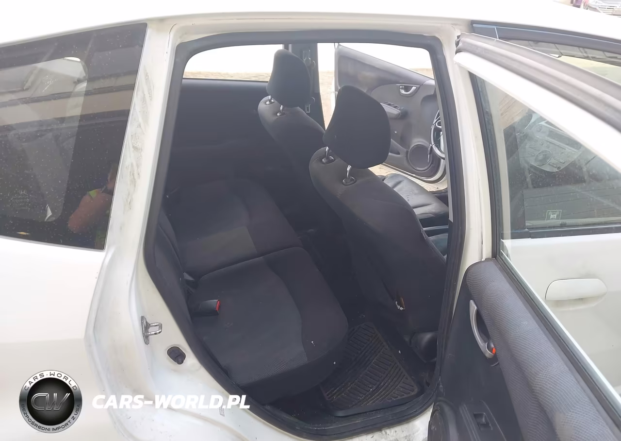 2010 Honda Fit Sport VIN:JHMGE8H47AC008844 - 8