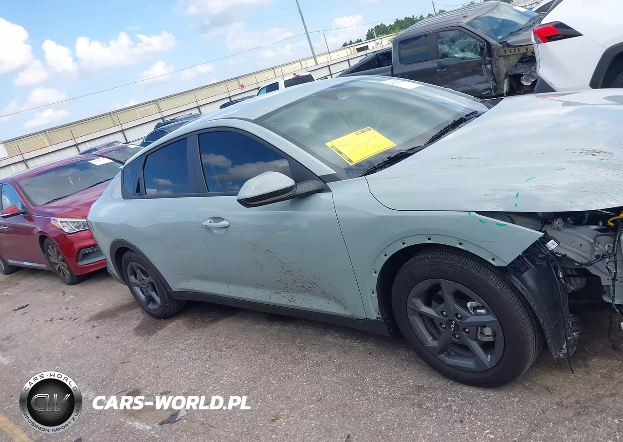 2025 Kia K4 Lxs VIN:3KPFT4DE2SE229238 - 13