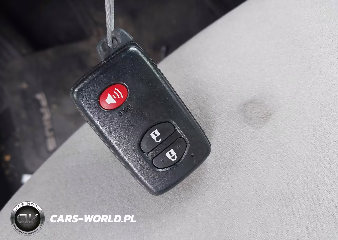 2015 Toyota Prius Three VIN:JTDKN3DU6F1920274 - 11