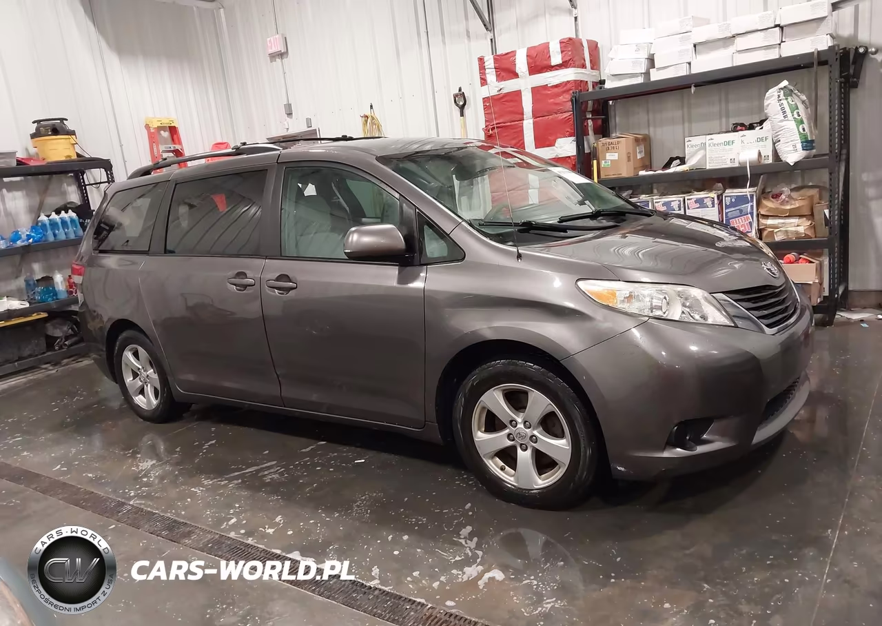 2013 Toyota Sienna Le V6 8 Passenger VIN:5TDKK3DC1DS300240 - 13