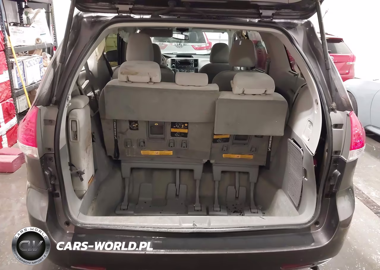 2013 Toyota Sienna Le V6 8 Passenger VIN:5TDKK3DC1DS300240 - 17
