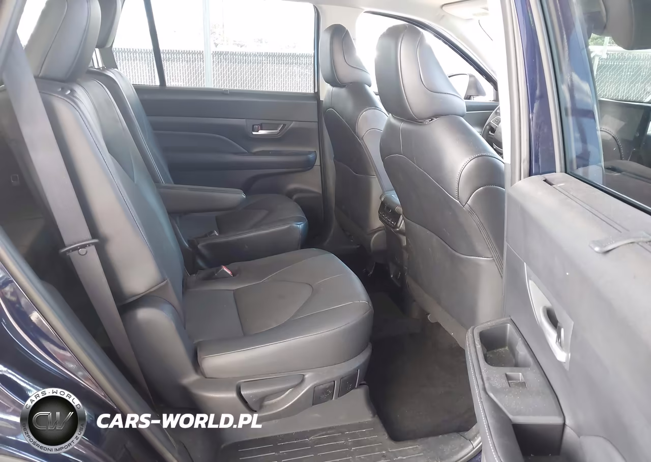 2024 Toyota Grand Highlander Xle VIN:5TDAAAB58RS019535 - 7