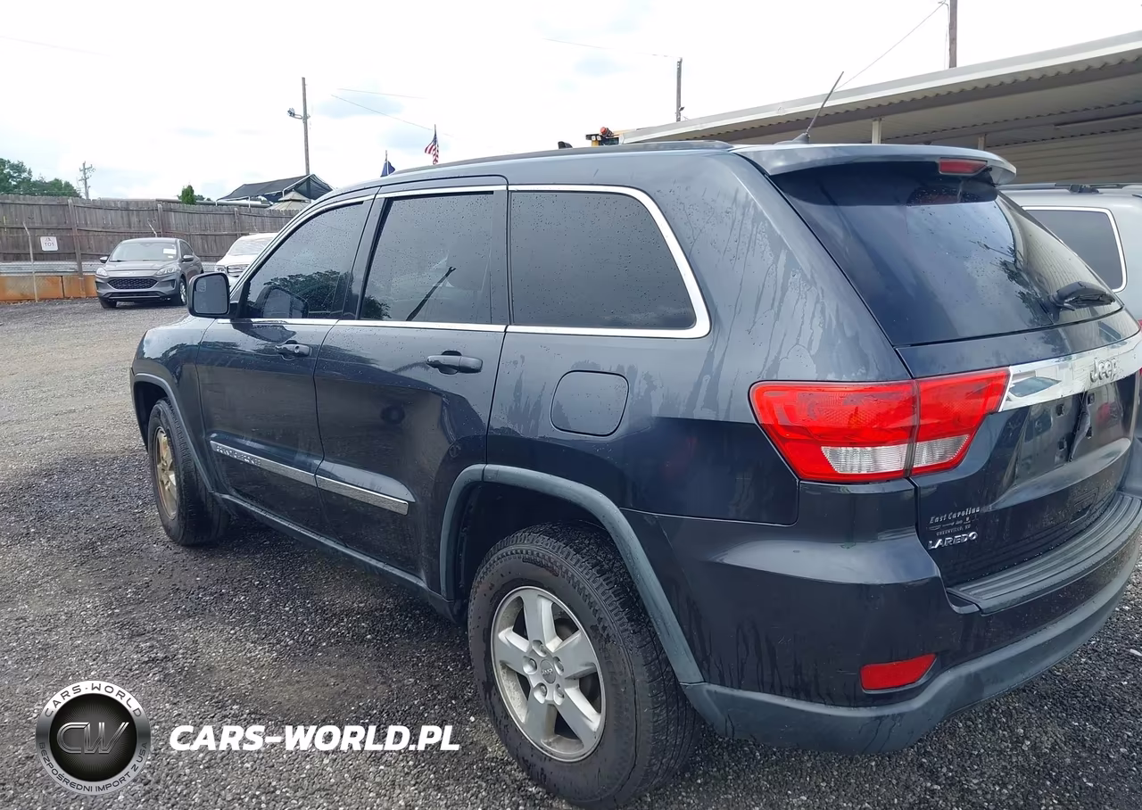 2013 Jeep Grand Cherokee Laredo VIN:1C4RJEAG7DC569476 - 3