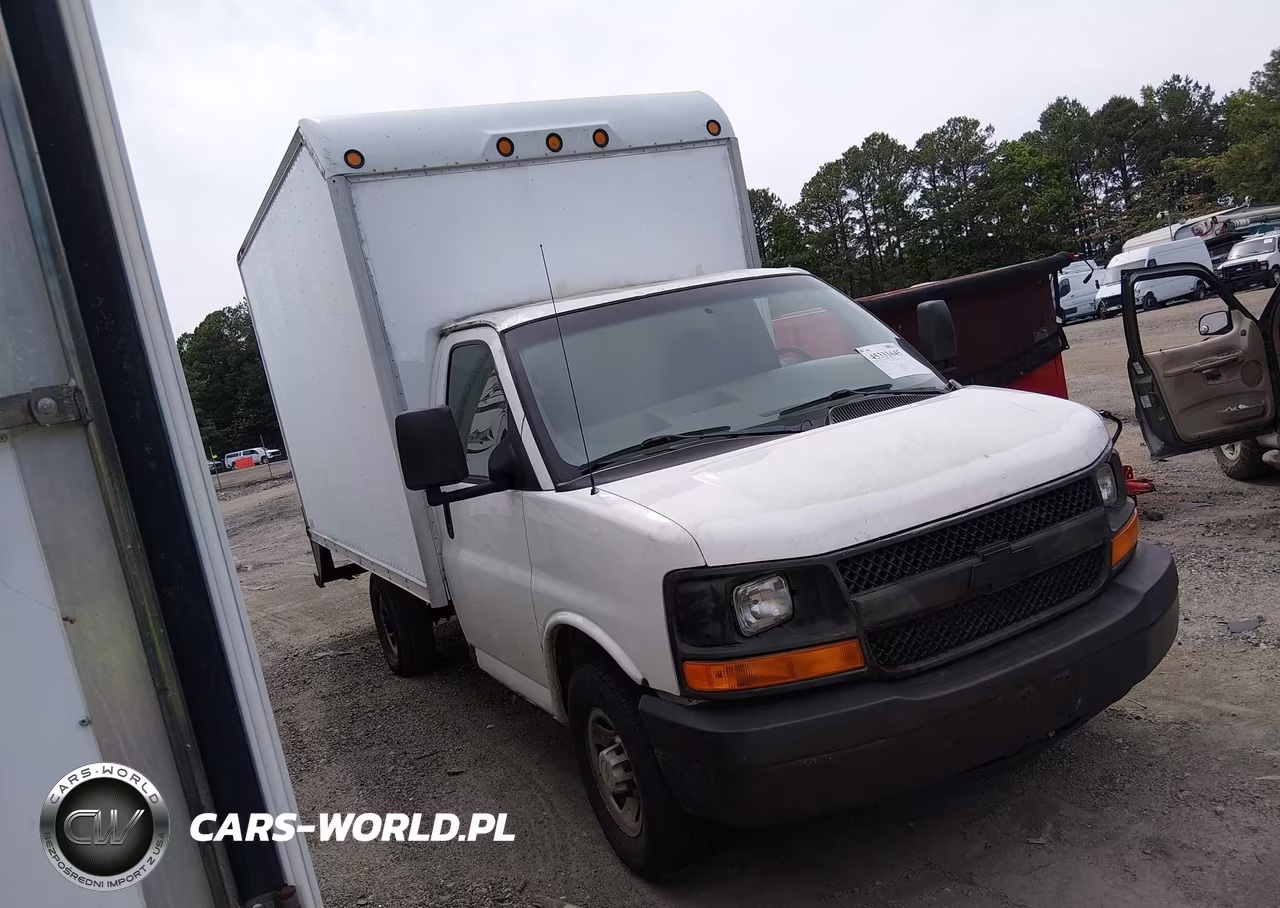 2004 Chevrolet Express Cutaway