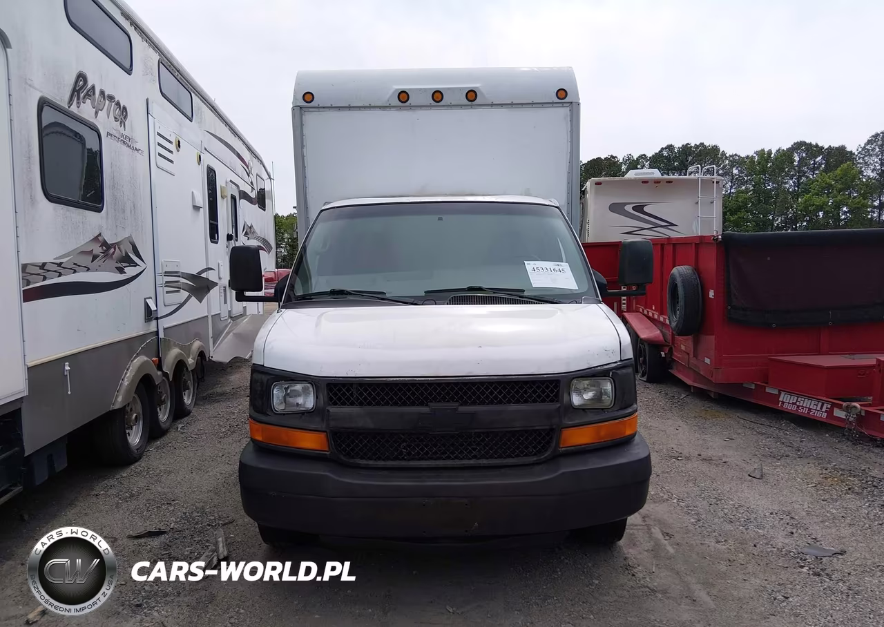 2004 Chevrolet Express Cutaway VIN:1GBHG31U141247064 - 12