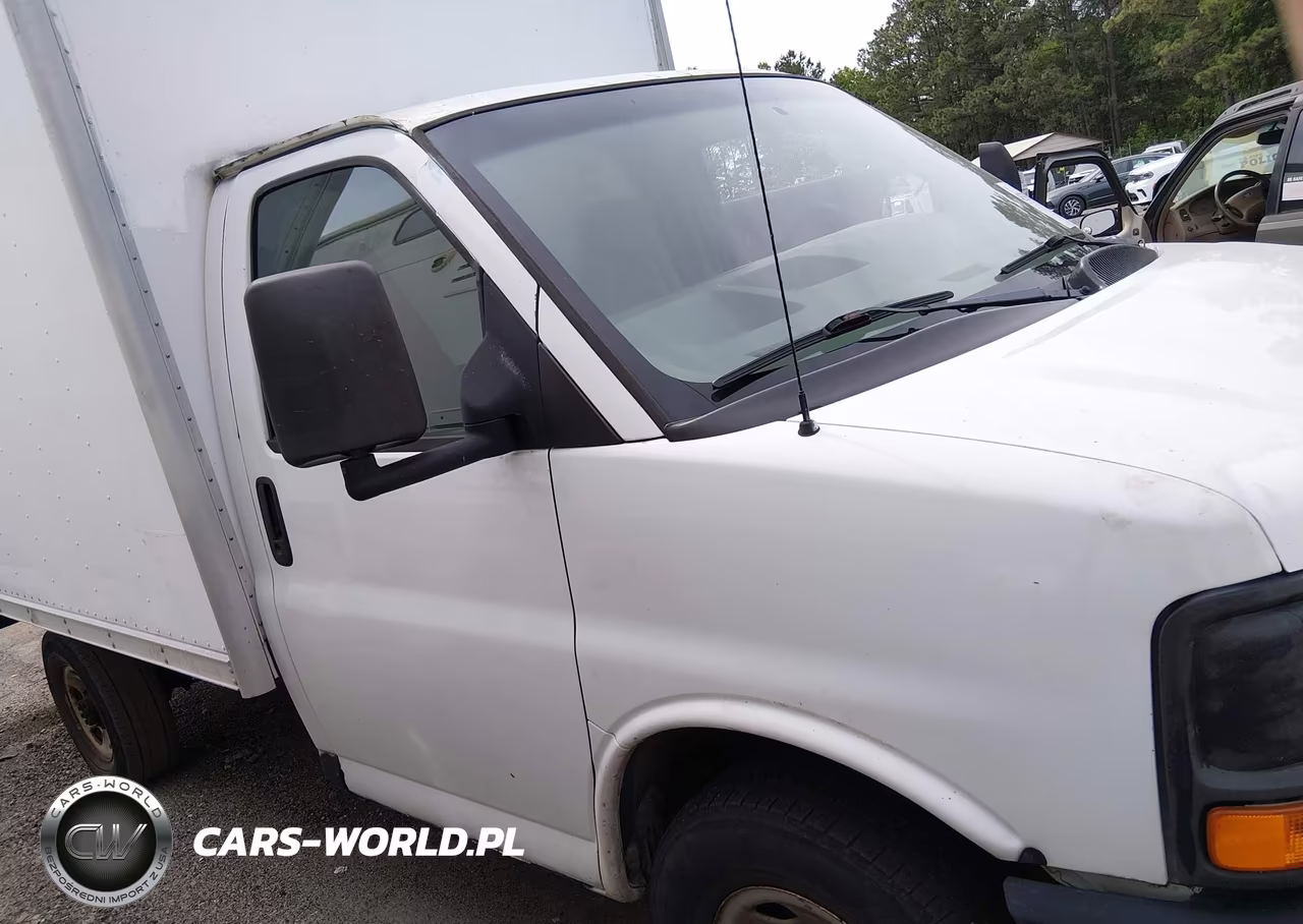 2004 Chevrolet Express Cutaway VIN:1GBHG31U141247064 - 13