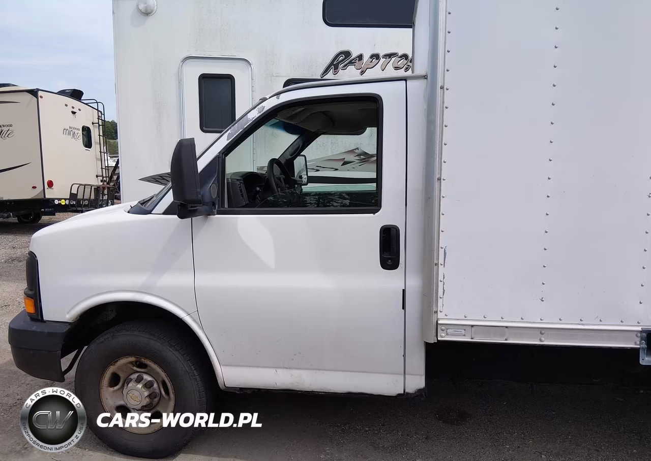 2004 Chevrolet Express Cutaway VIN:1GBHG31U141247064 - 14