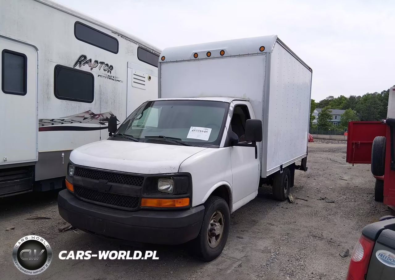 2004 Chevrolet Express Cutaway VIN:1GBHG31U141247064 - 2