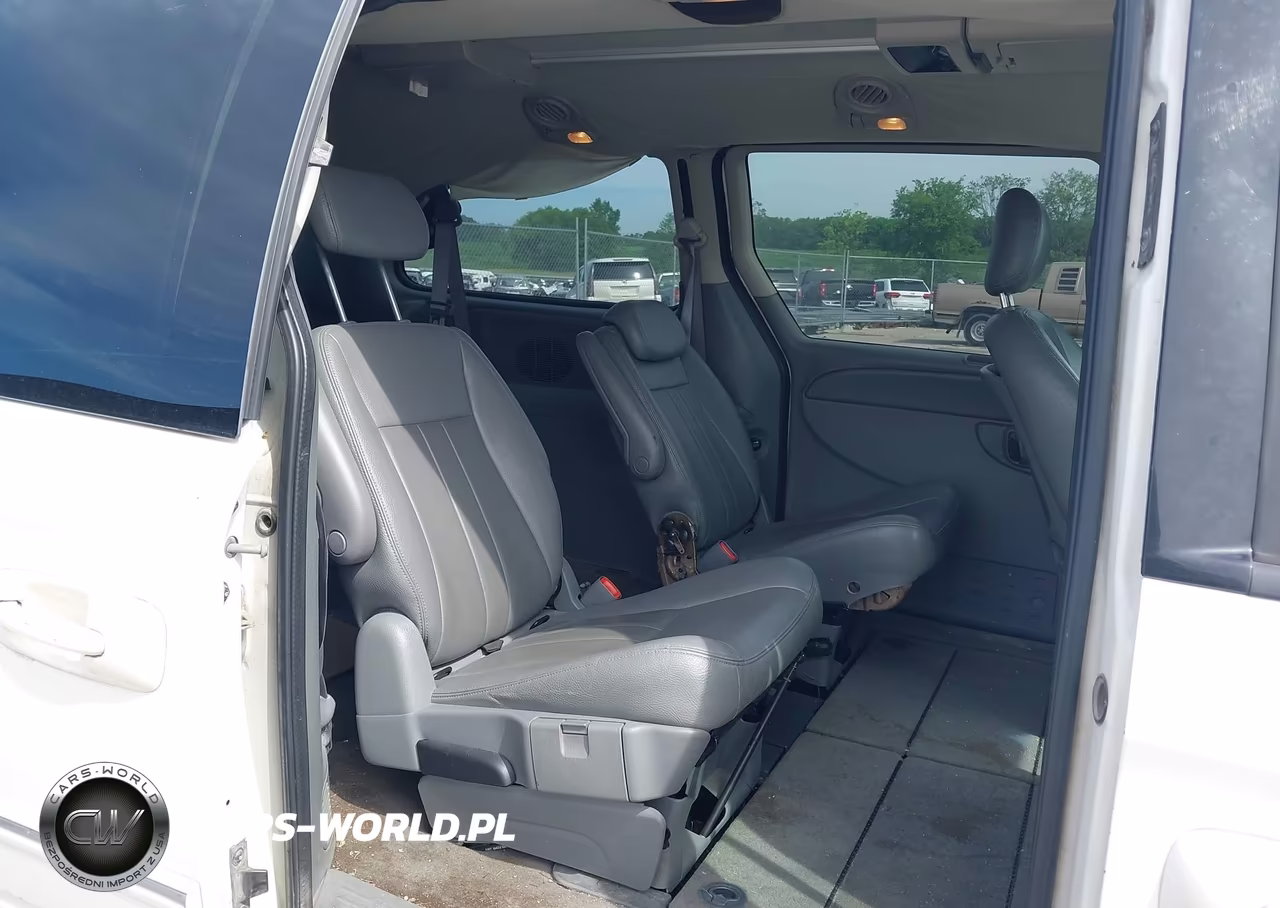 2007 Chrysler Town & Country Touring VIN:2A8GP54L17R108034 - 8