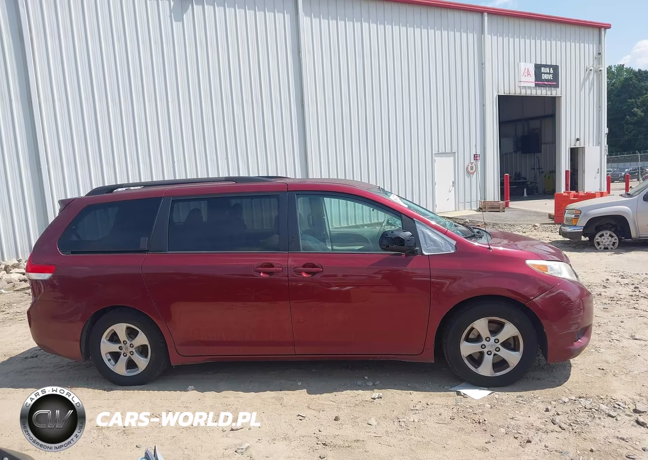 2014 Toyota Sienna Le V6 8 Passenger VIN:5TDKK3DCXES493912 - 13