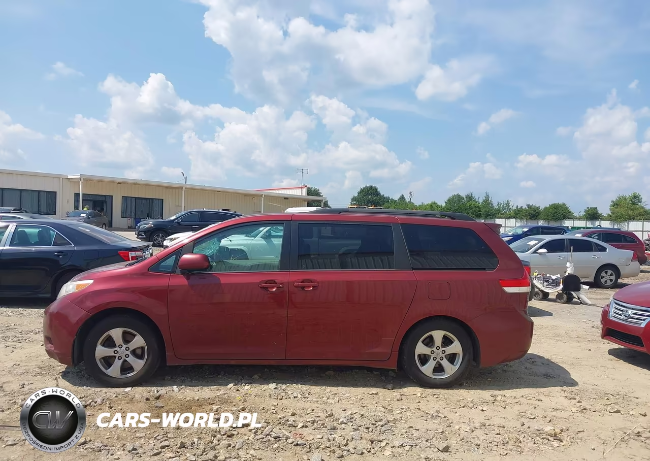 2014 Toyota Sienna Le V6 8 Passenger VIN:5TDKK3DCXES493912 - 14