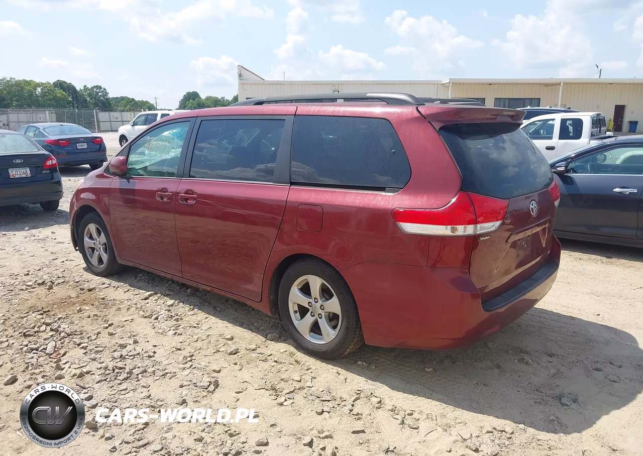 2014 Toyota Sienna Le V6 8 Passenger VIN:5TDKK3DCXES493912 - 3
