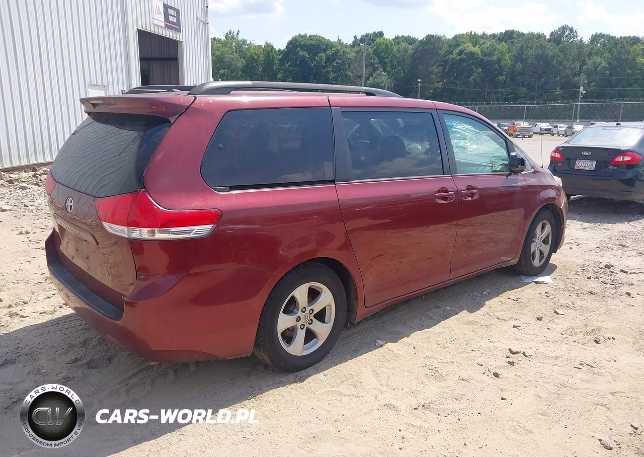 2014 Toyota Sienna Le V6 8 Passenger VIN:5TDKK3DCXES493912 - 4