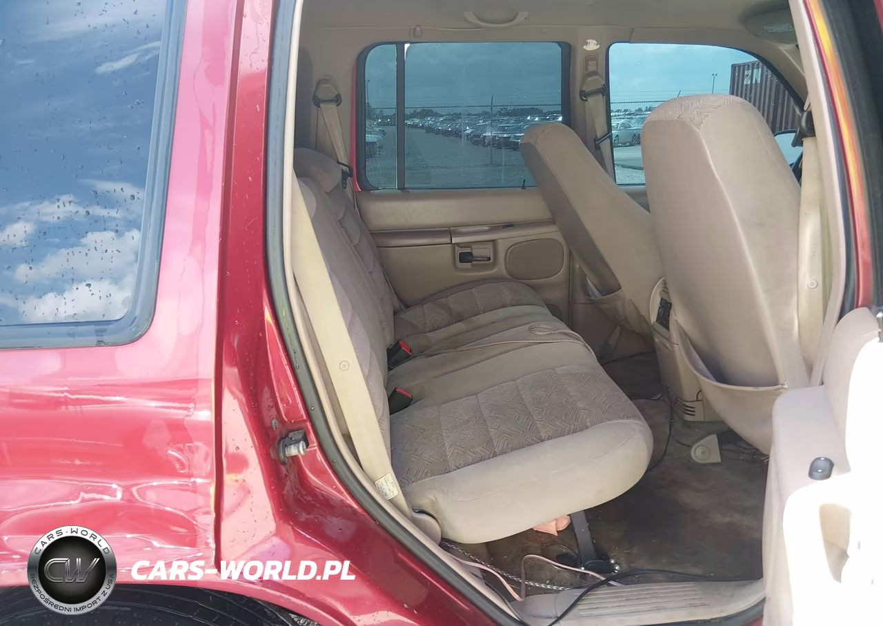 2000 Ford Explorer Xlt VIN:1FMZU73E7YZC41763 - 8