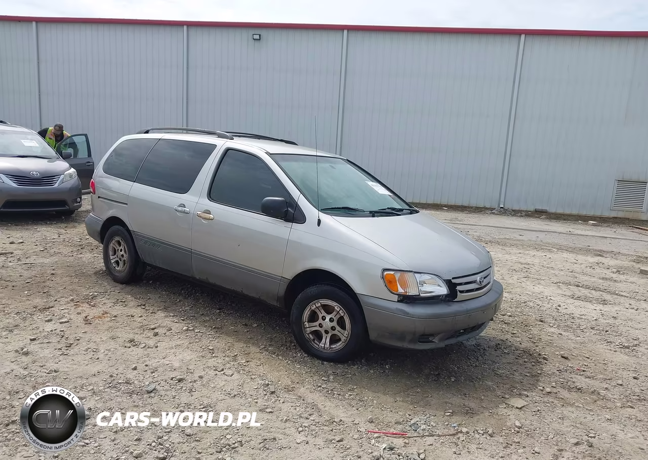 2003 Toyota Sienna Le
