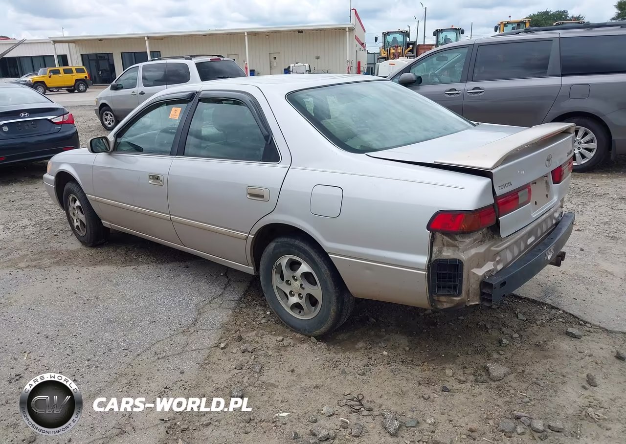 1998 Toyota Camry Le VIN:4T1BG22K2WU328192 - 3
