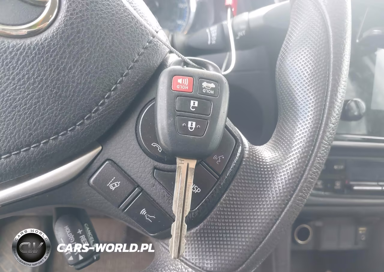 2018 Toyota Corolla Le VIN:5YFBURHE8JP791872 - 11