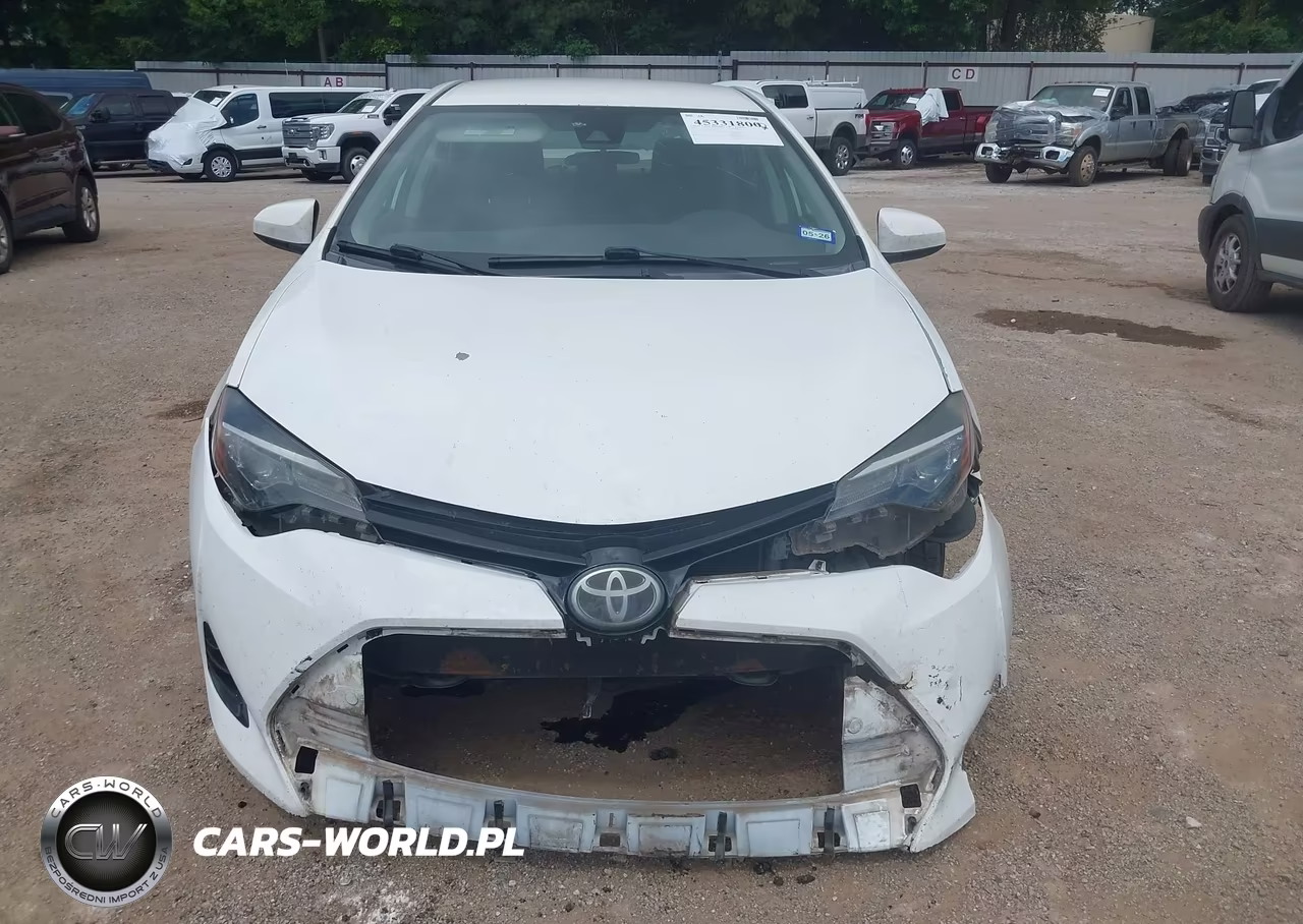 2018 Toyota Corolla Le VIN:5YFBURHE8JP791872 - 12