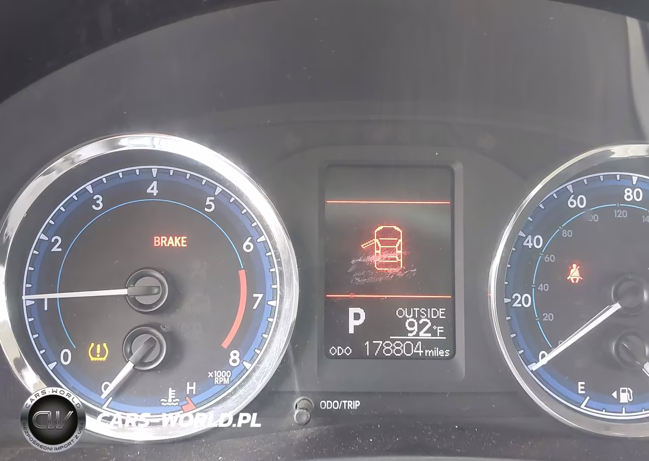 2018 Toyota Corolla Le VIN:5YFBURHE8JP791872 - 15