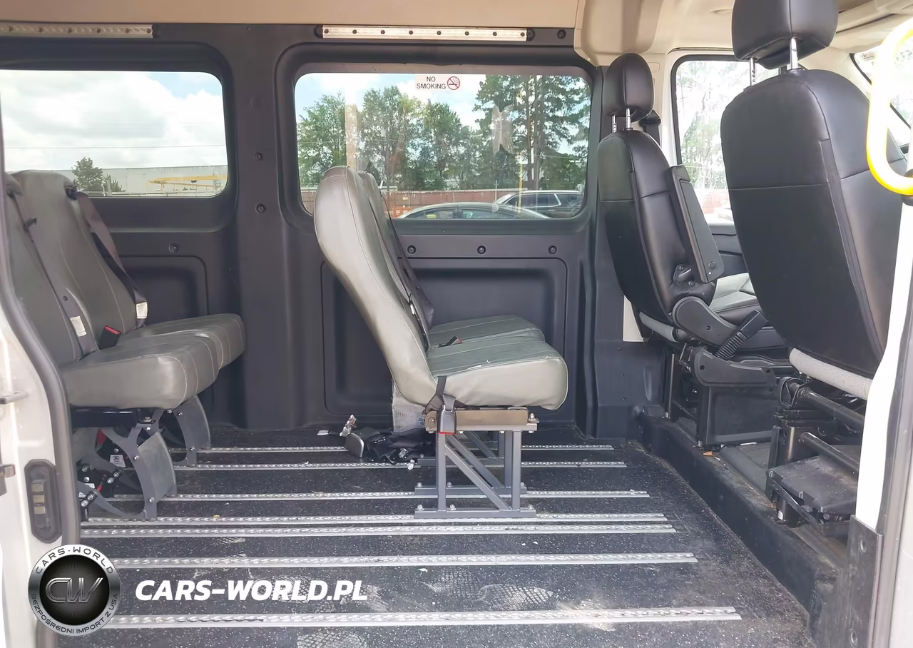 2018 Ram Promaster 2500 Window Van High Roof 159 Wb VIN:3C6TRVPGXJE146442 - 8