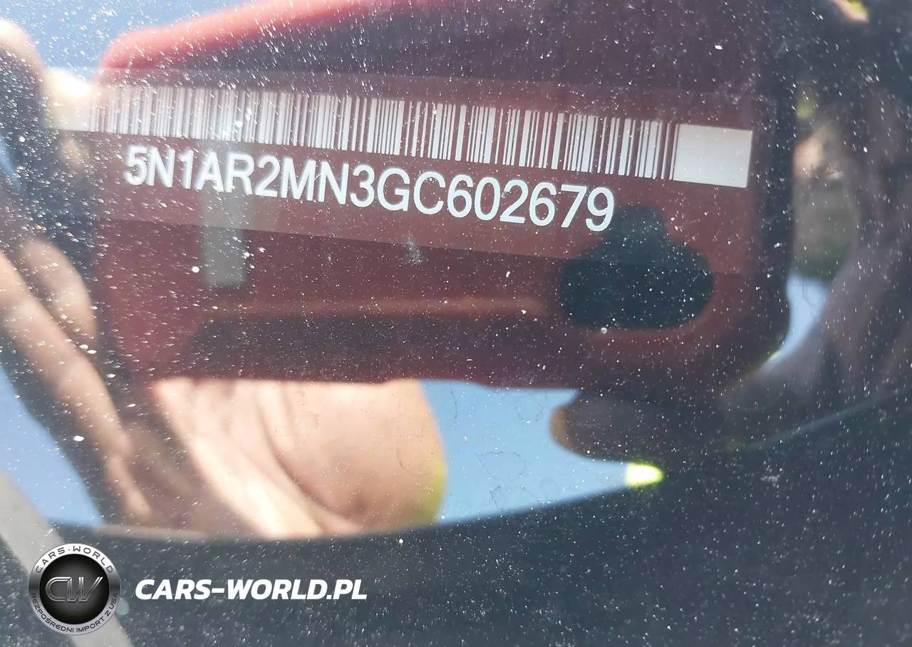 2016 Nissan Pathfinder Platinum VIN:5N1AR2MN3GC602679 - 9