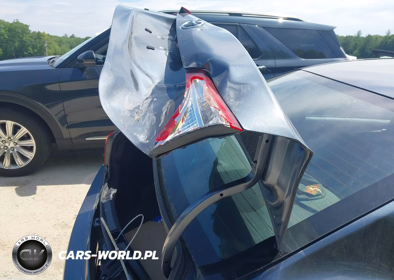 2019 Toyota Corolla Le VIN:2T1BURHE7KC193791 - 18