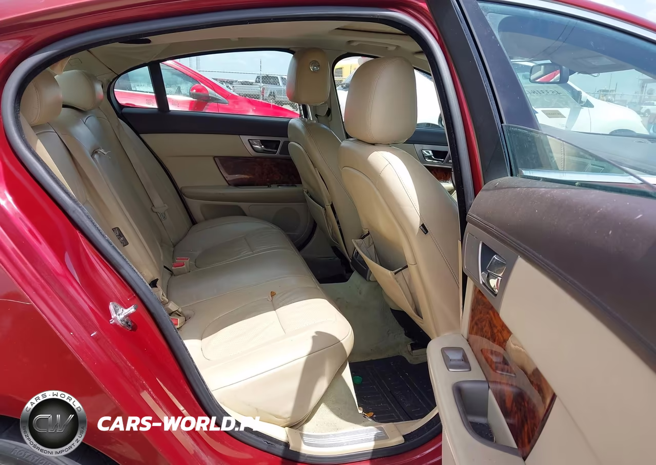 2011 Jaguar Xf Premium VIN:SAJWA0GB7BLR81851 - 8
