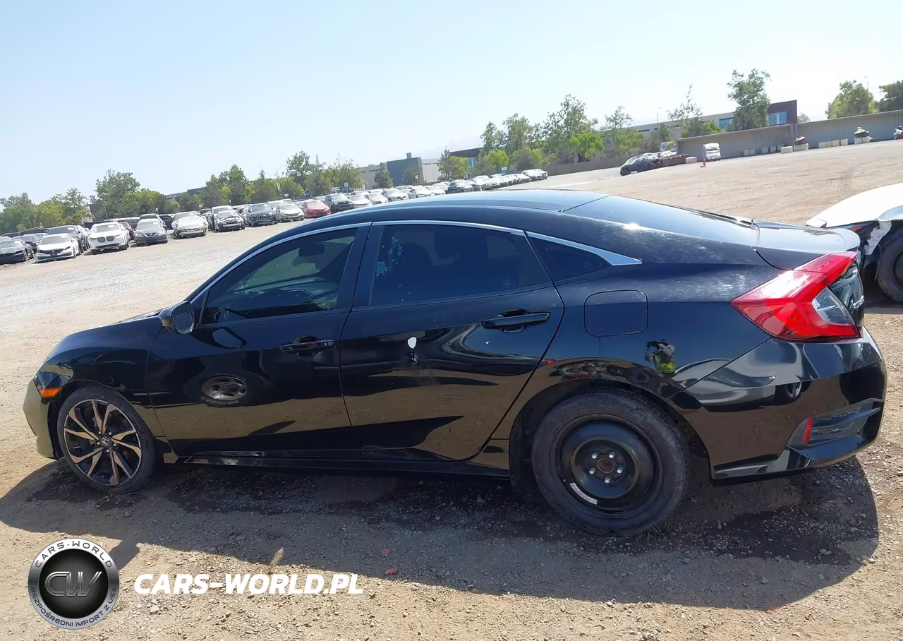 2019 Honda Civic Sport VIN:2HGFC2F8XKH582747 - 14