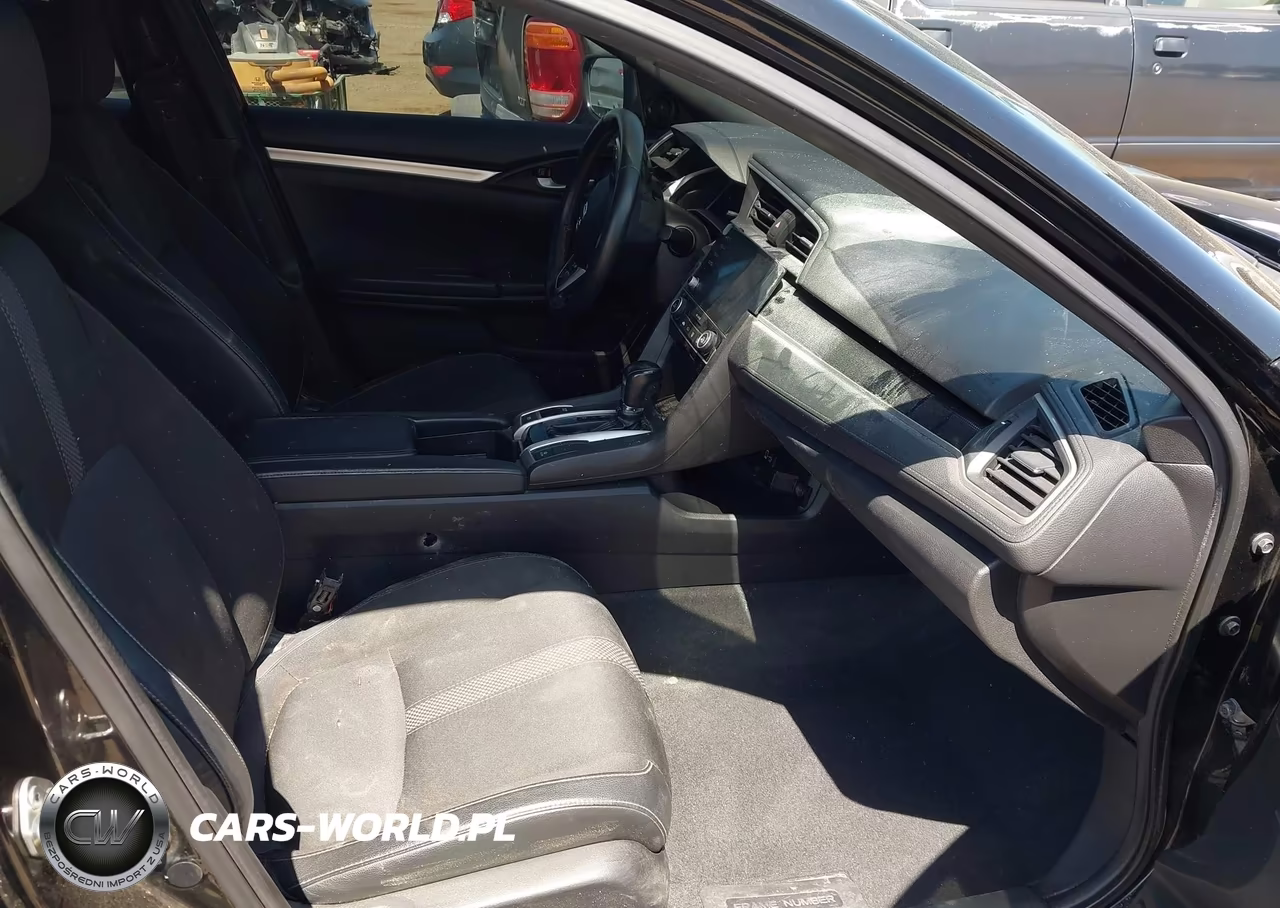 2019 Honda Civic Sport VIN:2HGFC2F8XKH582747 - 5
