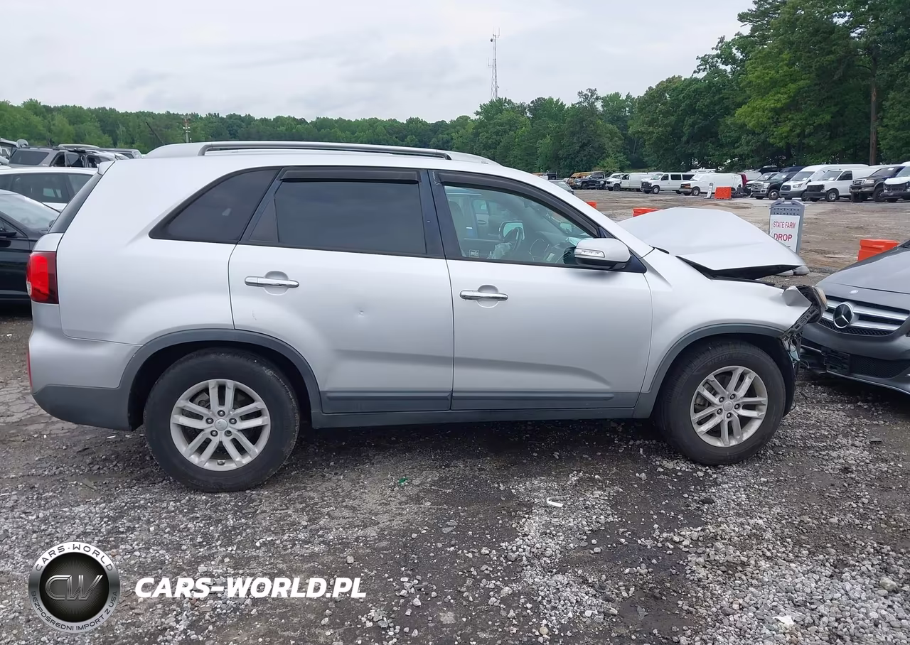 2015 Kia Sorento Lx VIN:5XYKT3A63FG552521 - 14