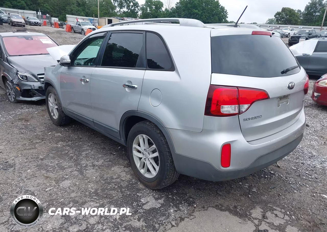 2015 Kia Sorento Lx VIN:5XYKT3A63FG552521 - 3
