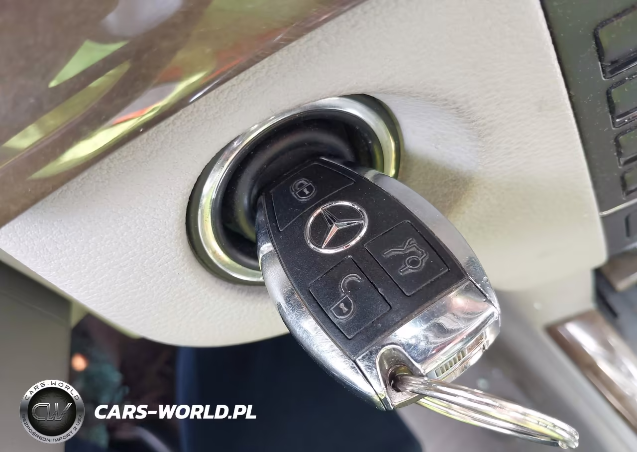 2010 Mercedes-Benz E 350 4Matic VIN:WDDHF8HB6AA098457 - 11