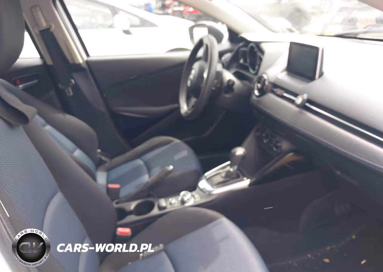 2017 Toyota Yaris Ia VIN:3MYDLBYVXHY156196 - 5