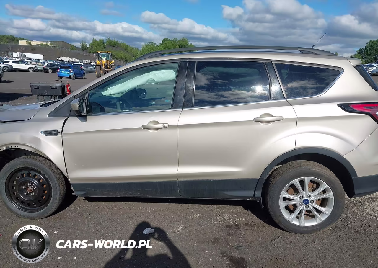 2017 Ford Escape Se VIN:1FMCU9GD7HUA87006 - 14