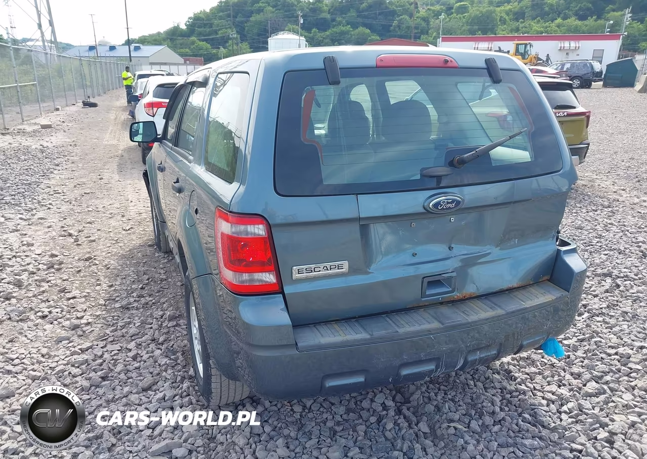 2012 Ford Escape Xls VIN:1FMCU9C7XCKA67689 - 3