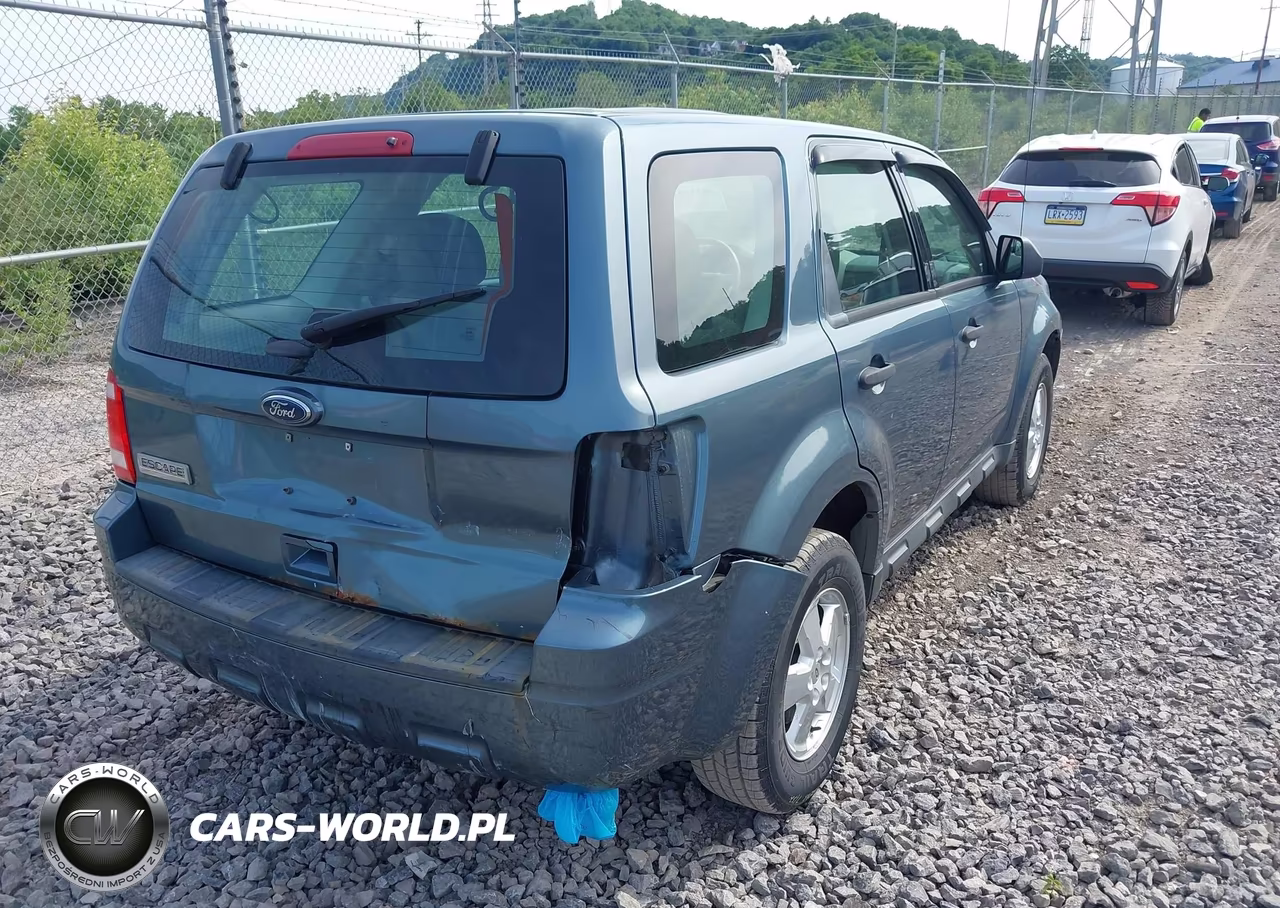 2012 Ford Escape Xls VIN:1FMCU9C7XCKA67689 - 4