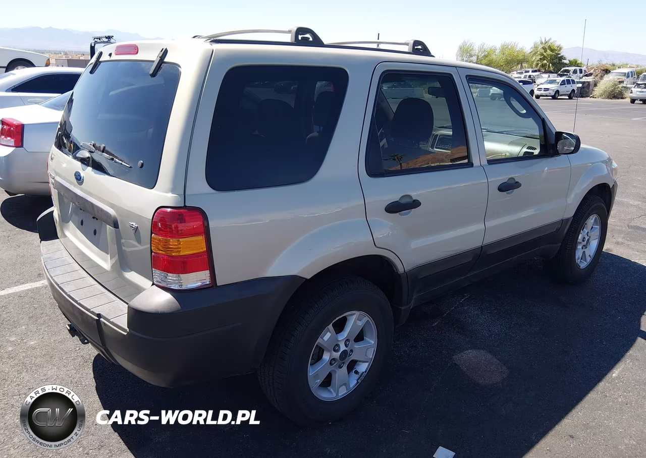 2005 Ford Escape Xlt VIN:1FMYU93165KC10044 - 4