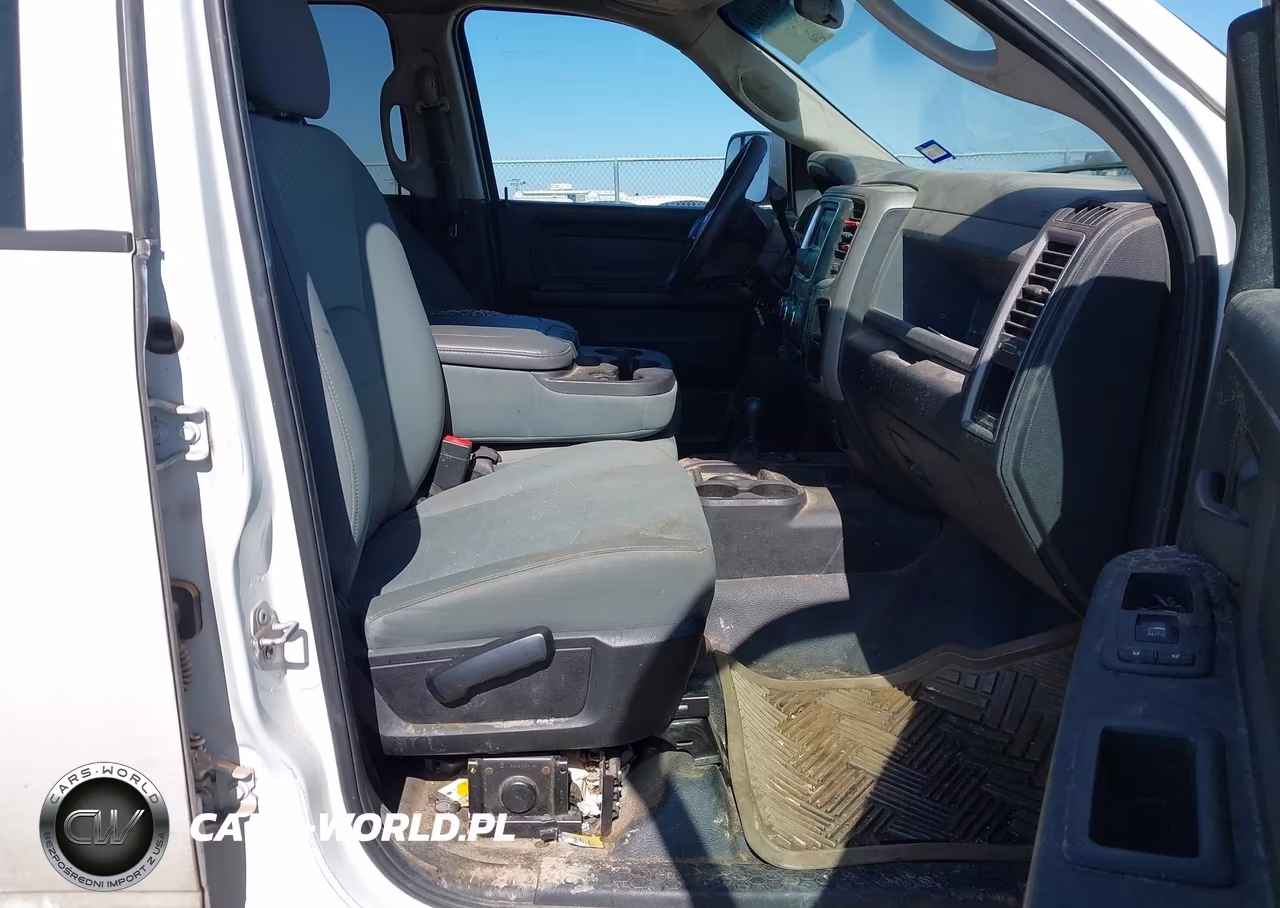 2018 Ram 3500 Chassis Tradesman-Slt-Laramie VIN:3C7WRTCL8JG312722 - 6