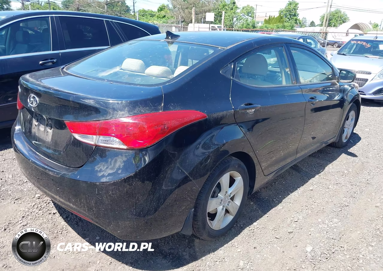 2013 Hyundai Elantra Gls VIN:KMHDH4AE1DU905949 - 4