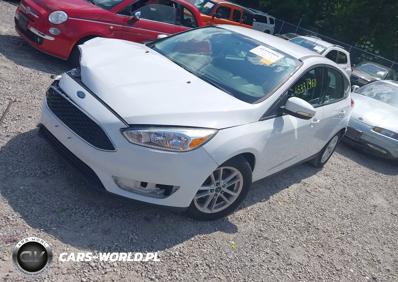 2017 Ford Focus Se VIN:1FADP3K28HL286175 - 2