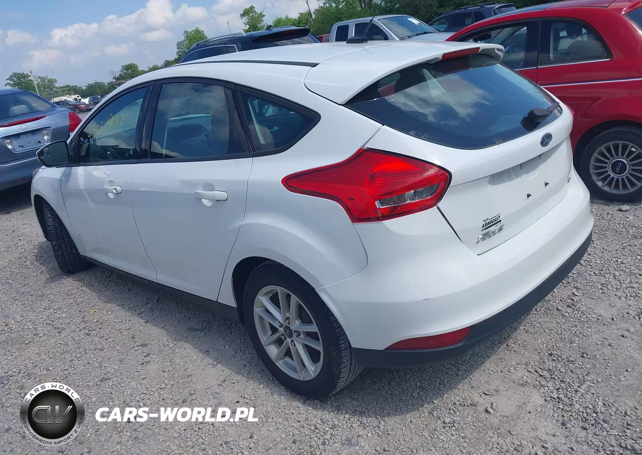 2017 Ford Focus Se VIN:1FADP3K28HL286175 - 3