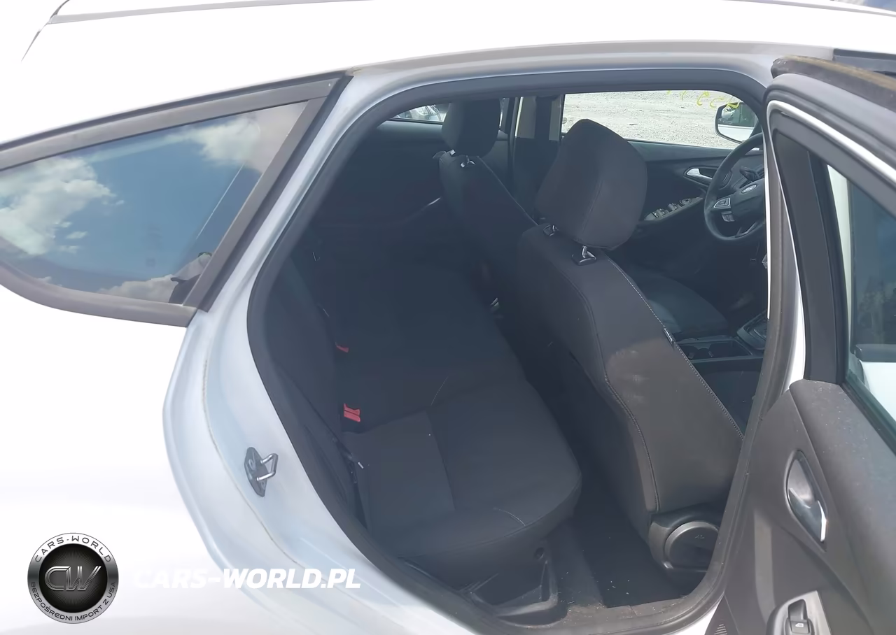 2017 Ford Focus Se VIN:1FADP3K28HL286175 - 8