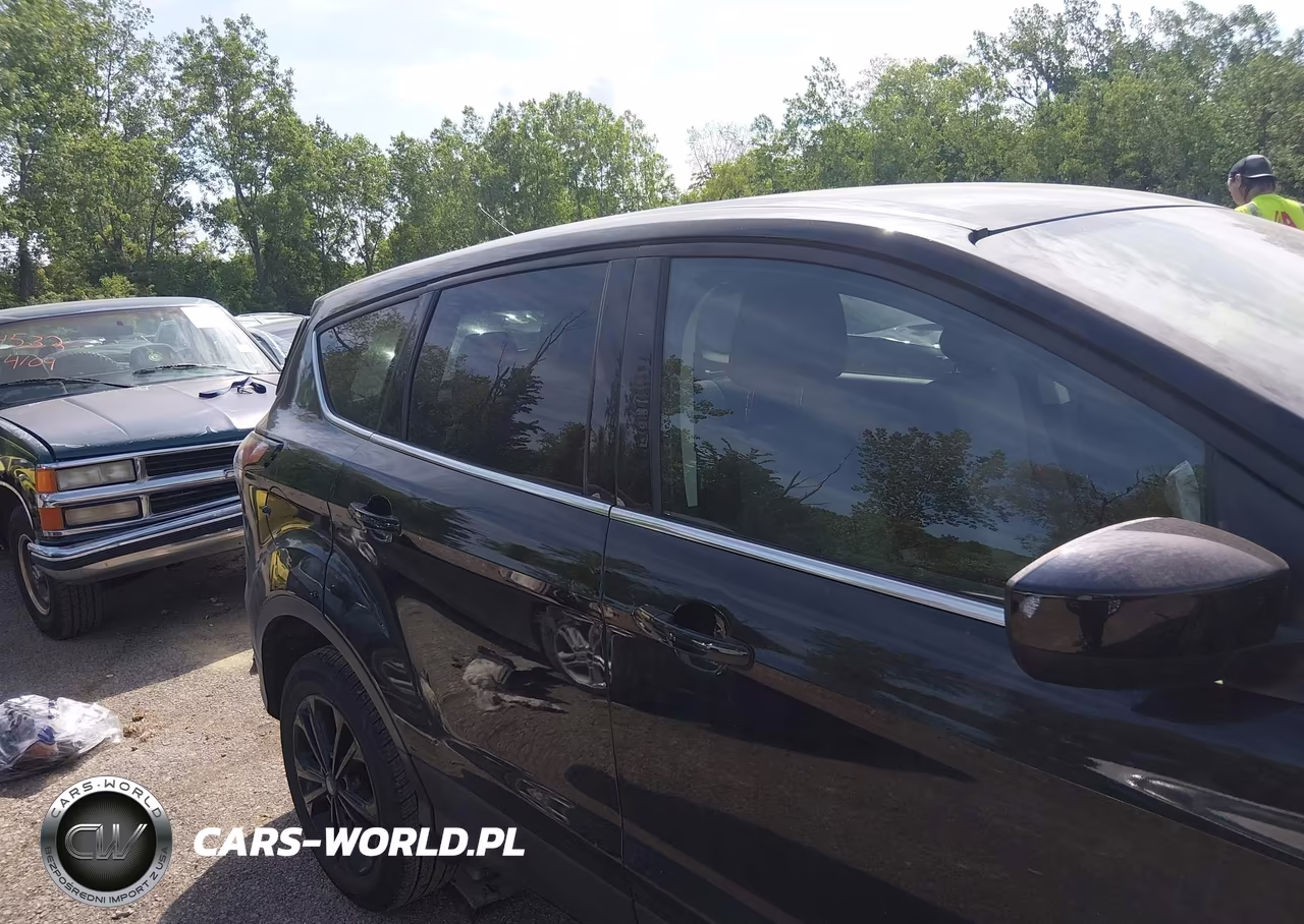 2017 Ford Escape Se VIN:1FMCU0GD5HUE21500 - 12