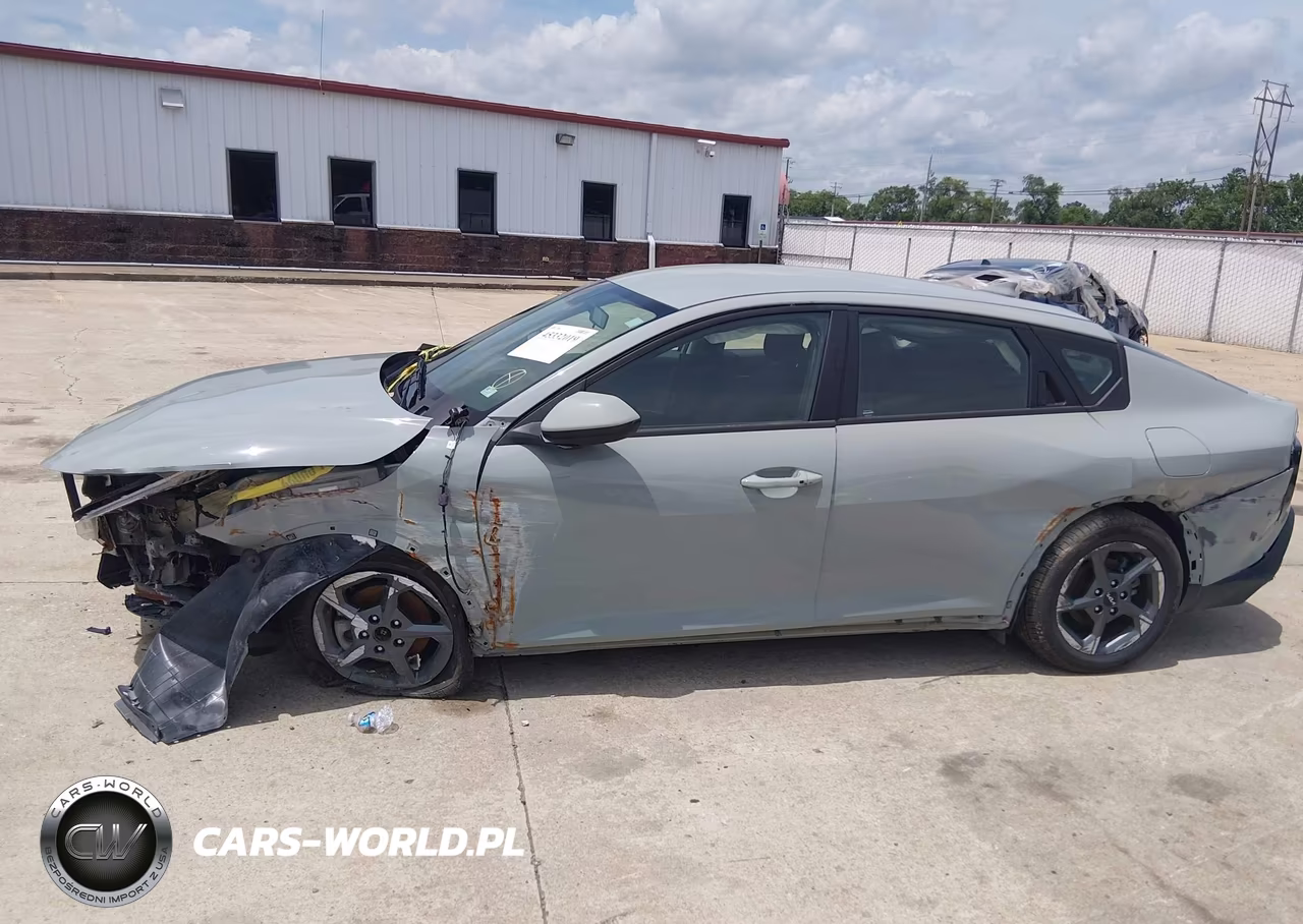 2025 Kia K4 Lxs VIN:3KPFT4DE9SE070766 - 11