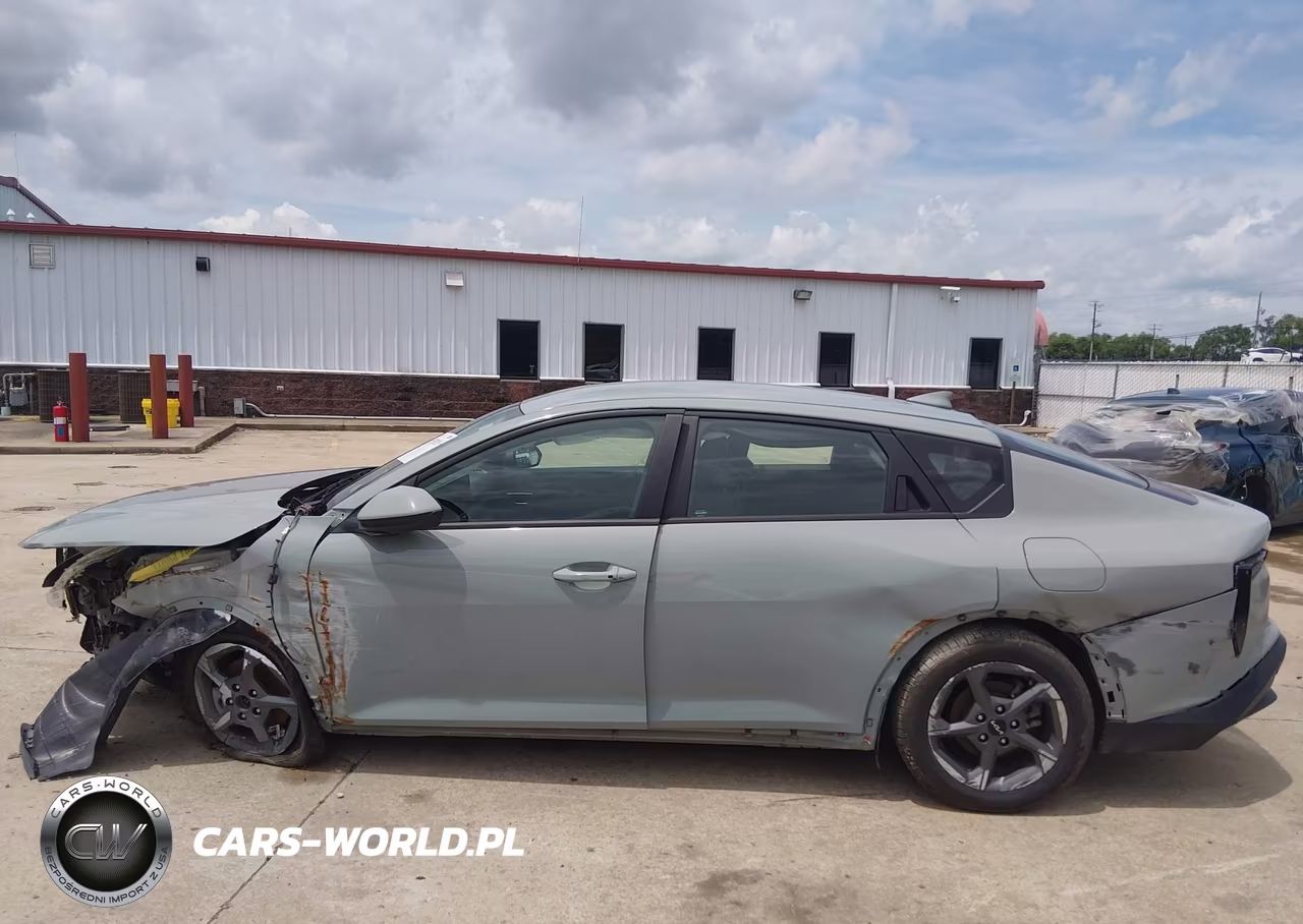 2025 Kia K4 Lxs VIN:3KPFT4DE9SE070766 - 16