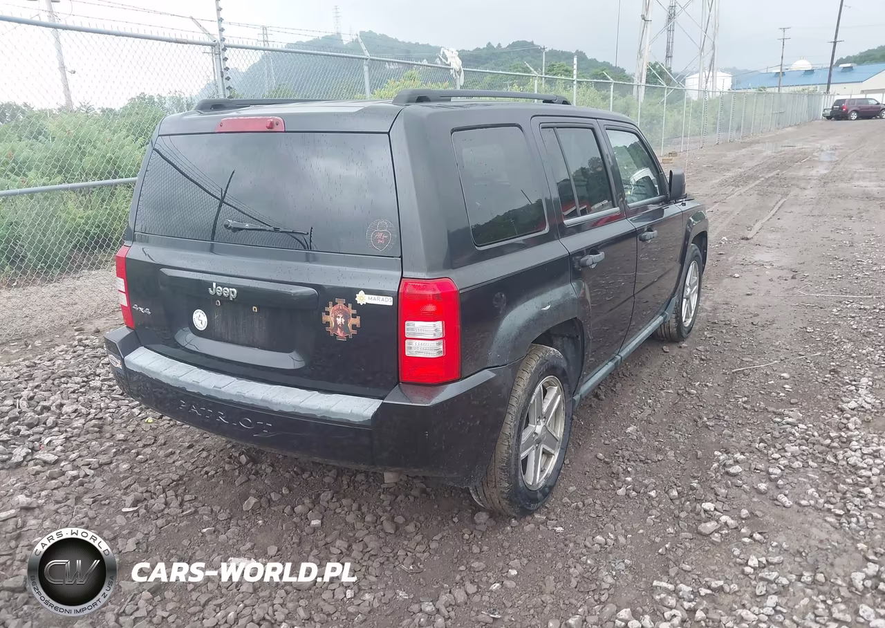 2008 Jeep Patriot Sport VIN:1J8FF28W88D517475 - 4