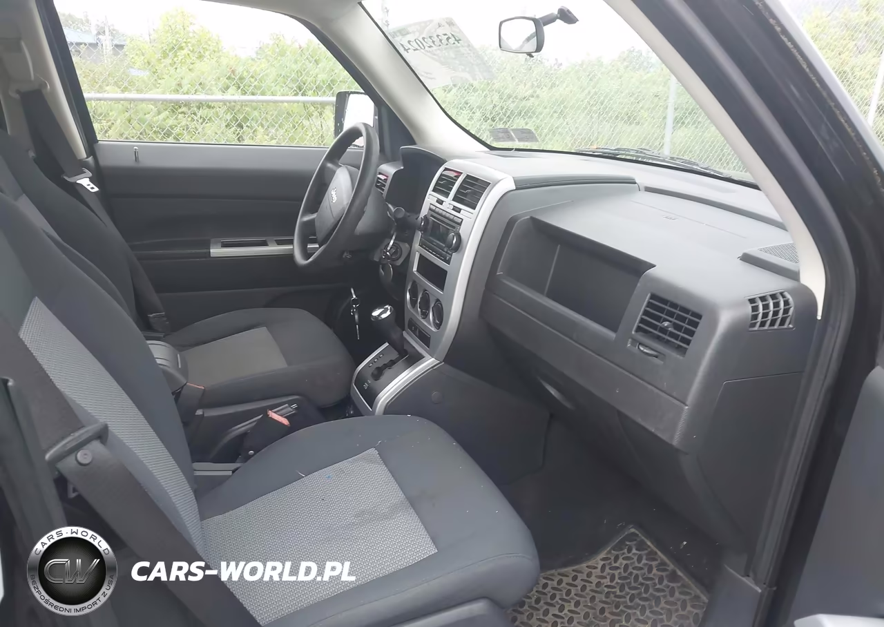 2008 Jeep Patriot Sport VIN:1J8FF28W88D517475 - 5