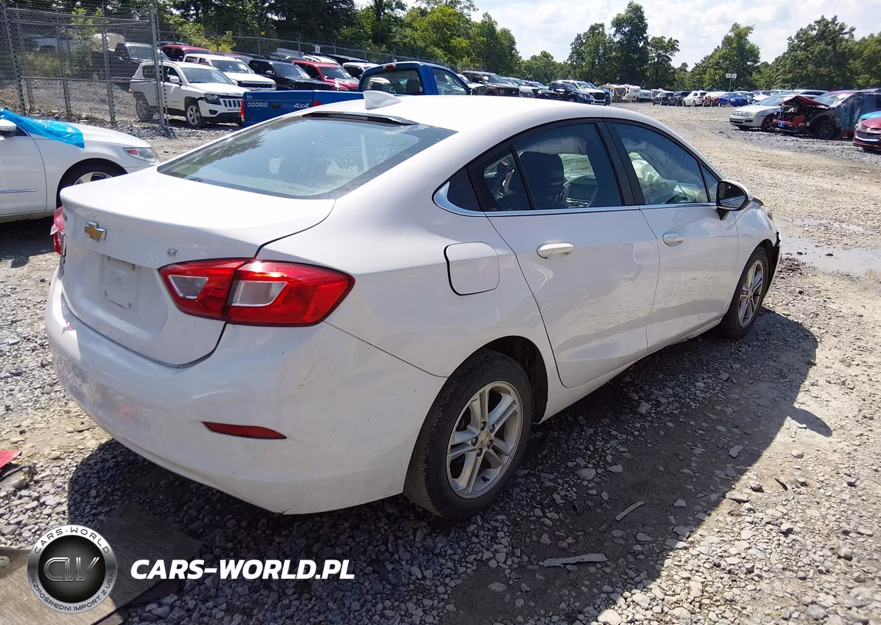 2018 Chevrolet Cruze Lt Auto VIN:1G1BE5SM5J7200851 - 4